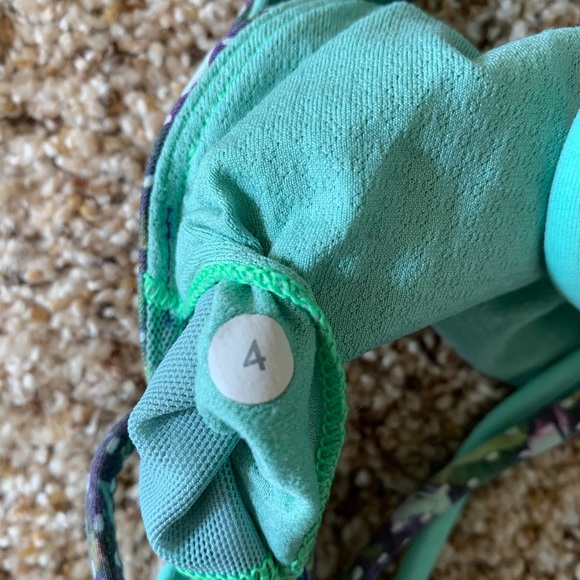 lululemon sports bra - Picture 3 of 3